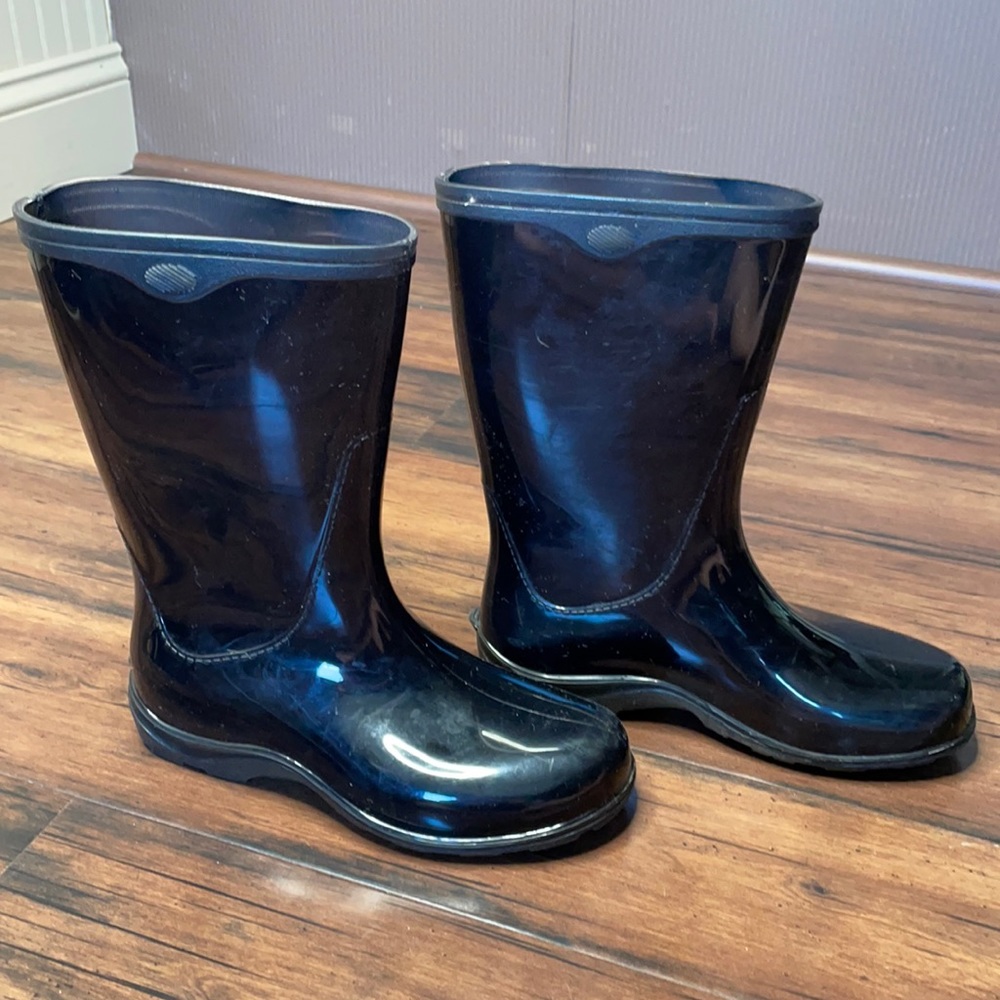 Sloggers black glossy  rain boots size‎ 6